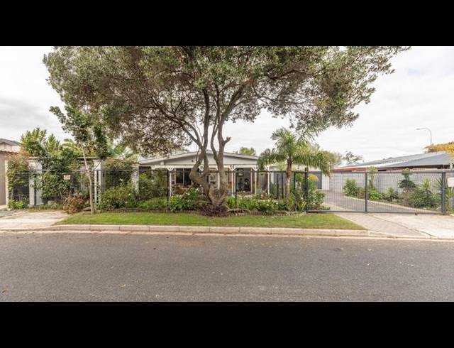 4 BEDROOM HOUSE FOR SALE IN BLOEMHOF